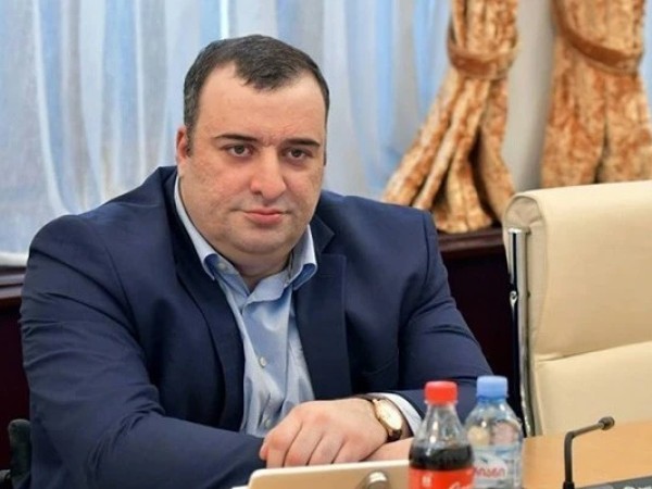 რატი იონათამიშვილი