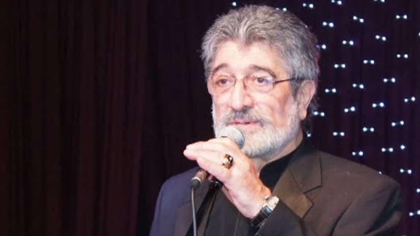 მომღერალი მომღერალი