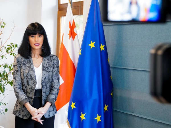 თეა ახვლედიანი