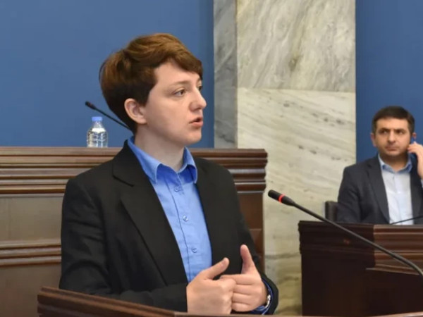 ანა აბაშიძე