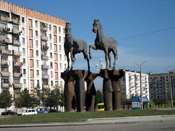 რუსთავის ცხენები