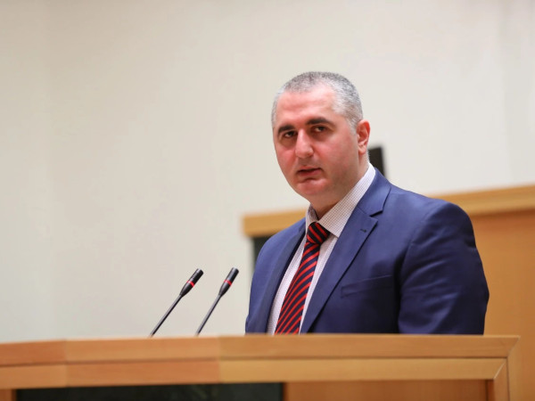 ლაშა ხუციშვილი