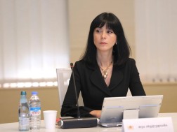 თეა ახვლედიანი