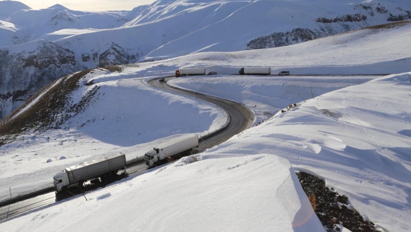 გზა თოვლი