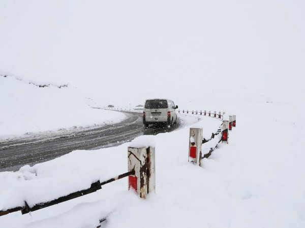 გზა თოვლი გზა თოვლი