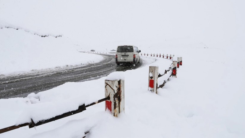 გზა თოვლი