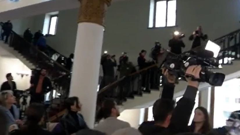 ჩხუბი პარლამენტში ჩხუბი პარლამენტში