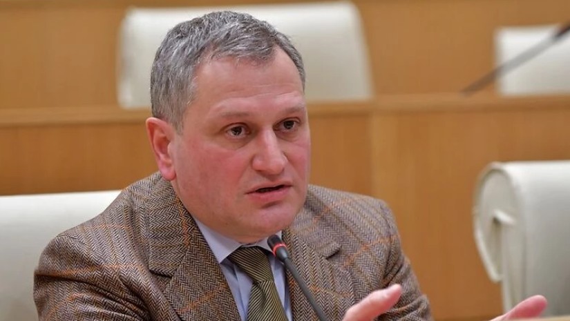 არმაზ ახვლედიანი