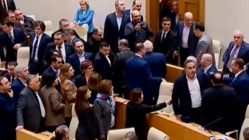 ჩხუბი პარლამენტში ჩხუბი პარლამენტში