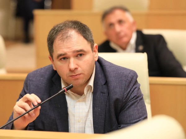 ნიკოლოზ სამხარაძე