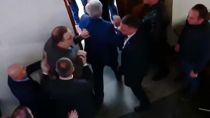 სანიკიძე გააძევეს სანიკიძე გააძევეს