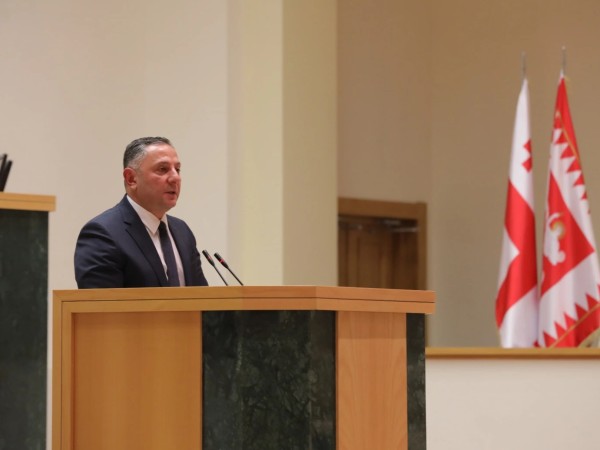 ვახტანგ გომელაური