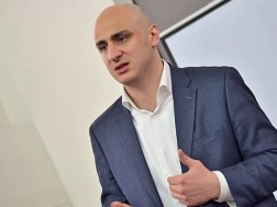 ნიკა მელია