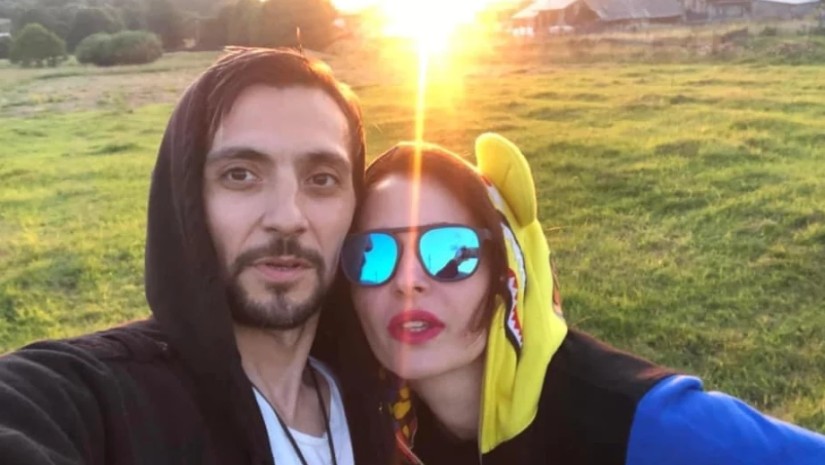 მი