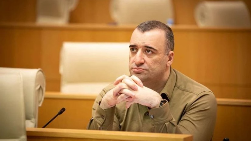 რატი იონათამიშვილი