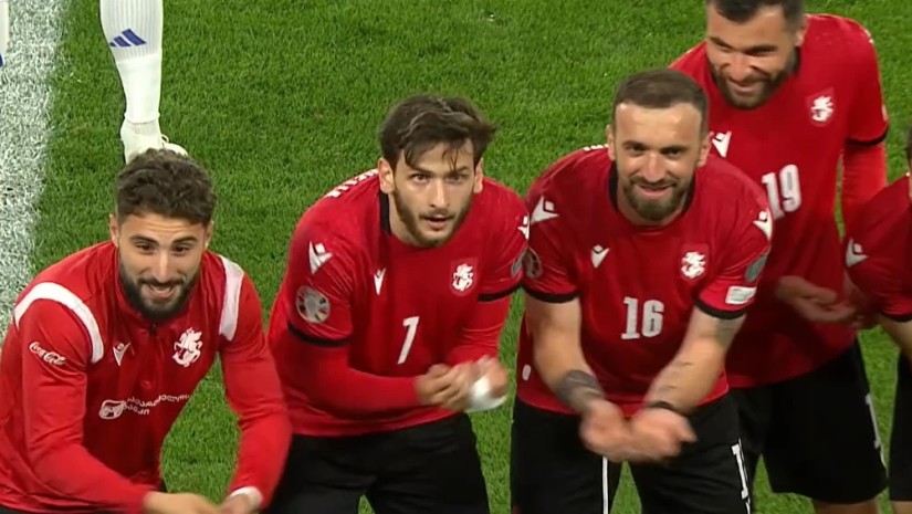 ფეხბურთელები ფეხბურთელები