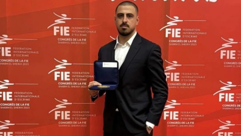 სანდრო ბაზაძე სანდრო ბაზაძე