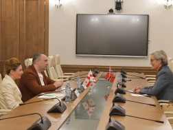 რატი იონათამიშვილი საქართველოში ნორვეგიის სამეფოს ელჩს შეხვდა