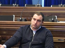 ირაკლი კირცხალია