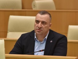 რატი იონათამიშვილი