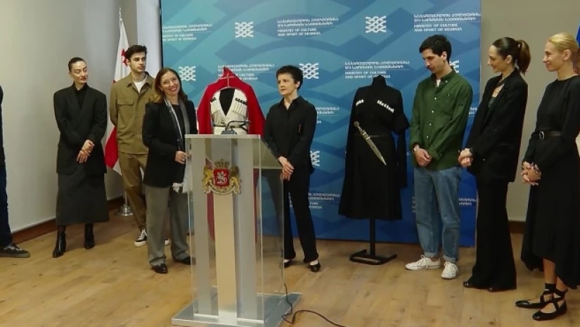 ტრადიციული სასცენო სამოსი