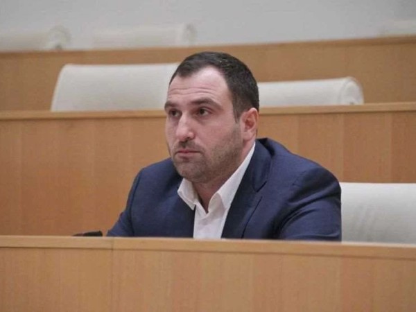 ირაკლი კირცხალია