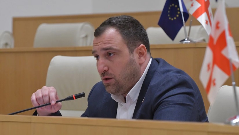 ირაკლი კირცხალია