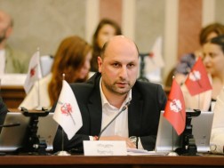 ირაკლი ხელაძე