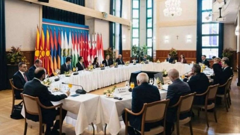ევროპული პოლიტიკური გაერთიანების სამიტის ფარგლებში, ილია დარჩიაშვილი უცხოელ კოლეგებთან ერთად სამუშაო საუზმეს დაესწრო ევროპული პოლიტიკური გაერთიანების სამიტის ფარგლებში, ილია დარჩიაშვილი უცხოელ კოლეგებთან ერთად სამუშაო საუზმეს დაესწრო