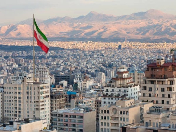 „როიტერი“ - ირანის ხელისუფლება თეირანში თავდაცვით გვირაბს აშენებს