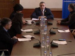 საპროცედურო საკითხთა კომიტეტმა მხარი დაუჭირა ირაკლი კობახიძისთვის, მაკა ბოჭორიშვილისთვის, ანრი ოხანაშვილისთვის, დავით სონღულაშვილისთვის და მარიამ ქვრივიშვილისთვის პარლამენტის წევრის უფლებამოსილების ვადამდე შეწყვეტის საკითხს