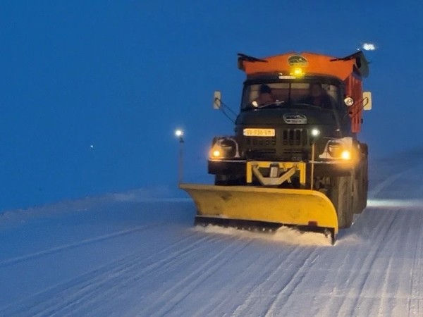 გზა თოვლი 