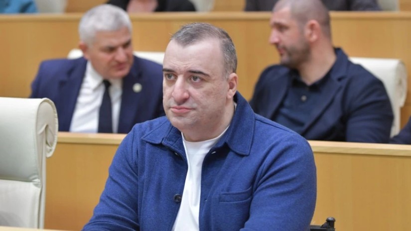 რატი იონათამიშვილი