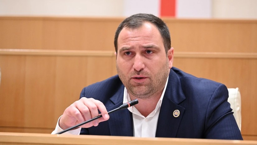 ირაკლი კირცხალია