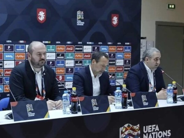 სომხეთის ნაკრების მწვრთნელი