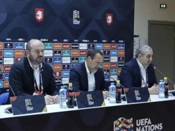 სომხეთის ნაკრების მწვრთნელი