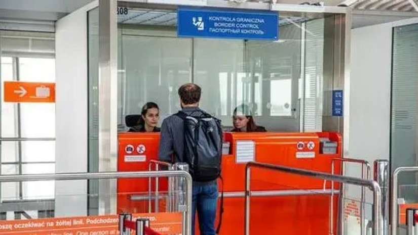 დააკავეს