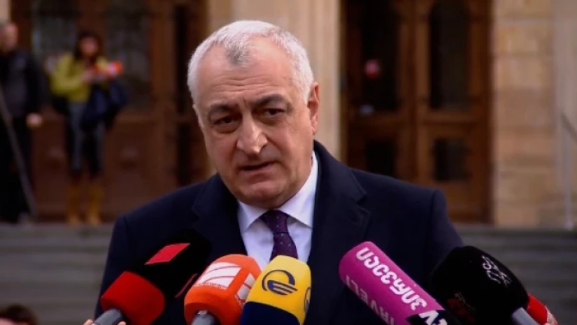 მამუკა ხაზარაძე