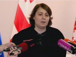 ელენე ხოშტარია