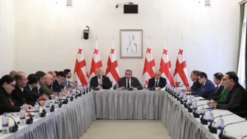 ორი კომიტეტი
