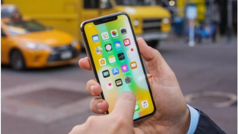 Apple-ი iPhone Apple-ი iPhone