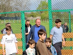 სპორტული მოედანი 
