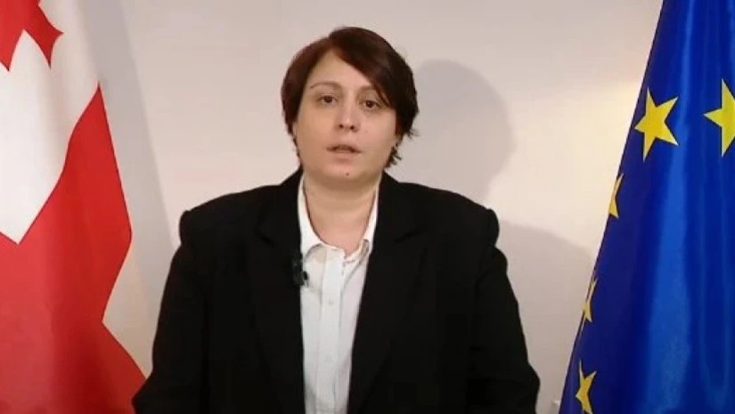 ელენე ხოშტარია