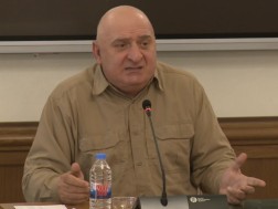მალხაზ თოფურია