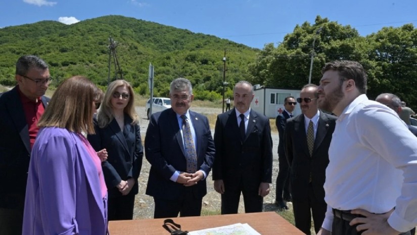 თურქეთის საპარლამენტო დელეგაცია საოკუპაციო ხაზთან თურქეთის საპარლამენტო დელეგაცია საოკუპაციო ხაზთან