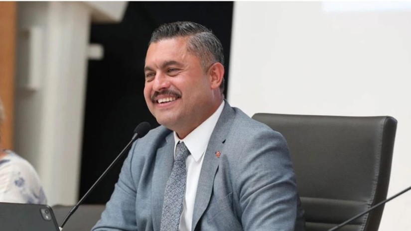 ოზგურ კაბადაი