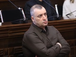 რატი იონათამიშვილი