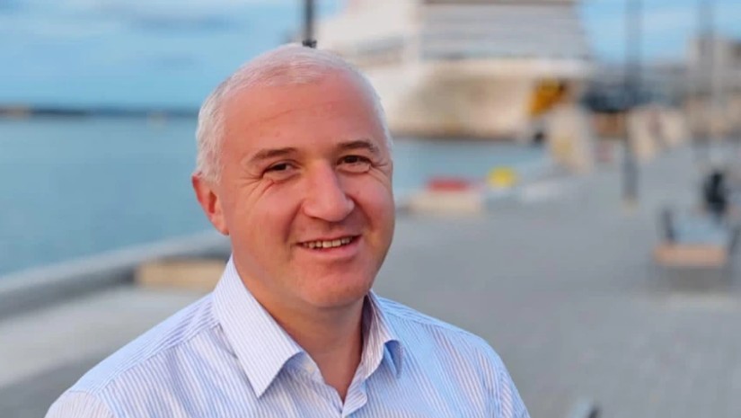 ლადო ჯურხაძე