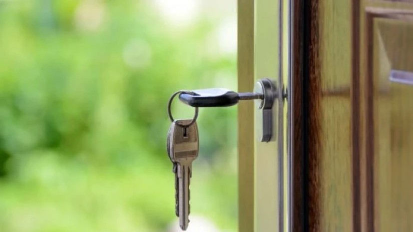 კარი გასაღებით