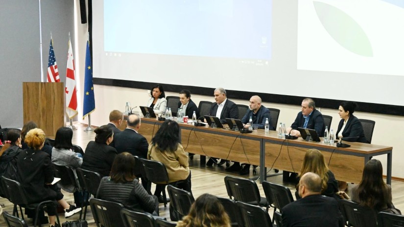 მიხეილ სარჯველაძემ, სამედიცინო სექტორის წარმომადგენლებთან ერთად, სისხლისა და მისი კომპონენტების შესახებ  კანონი და დაგეგმილი ცვლილებები განიხილა